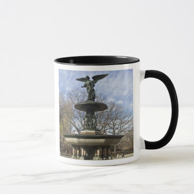 Caneca Uma fonte seca de Bethesda no Central Park (Direita)
