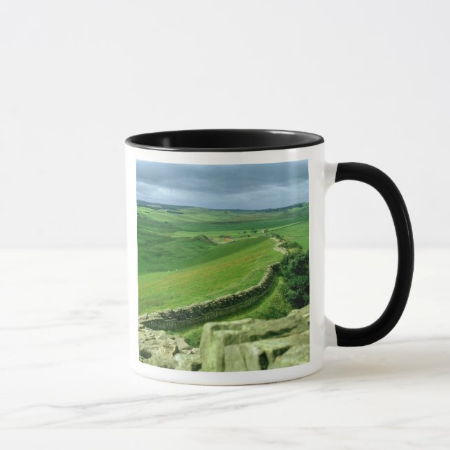 Caneca Uma seção da parede de Hadrian, ANÚNCIO do século (Direita)