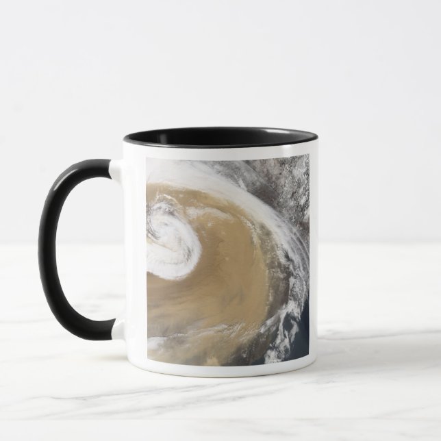 Caneca Uma tempestade asiática atravessa o Pacífico (Esquerda)