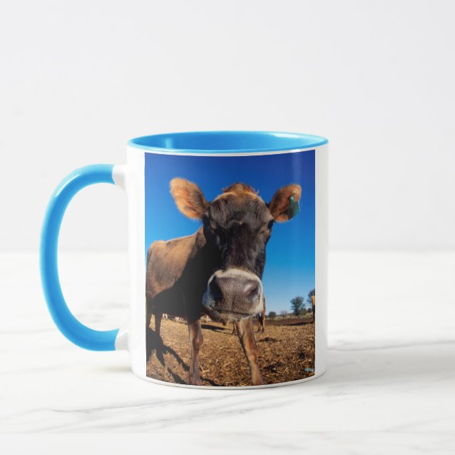 Caneca Uma vaca Jersey curiosa (Esquerda)