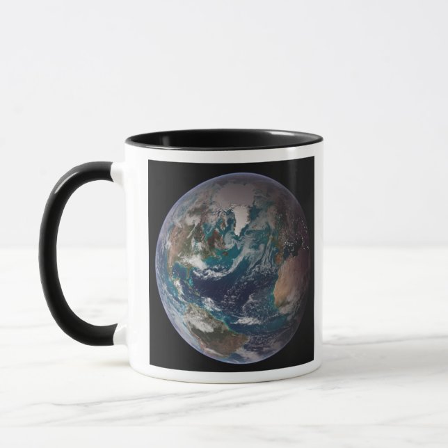 Caneca Uma visão de cheio da Terra mostrando dados globai (Esquerda)