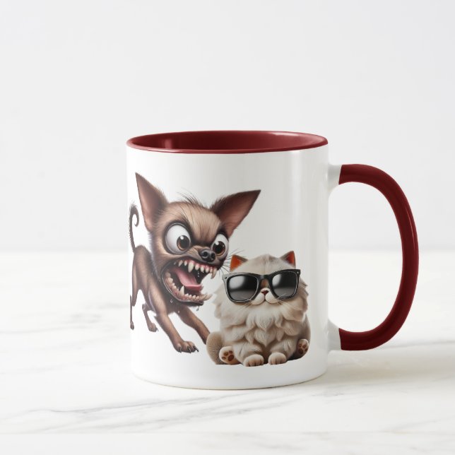 Caneca  Un chien Chihuahua agresse un chat. (Direita)