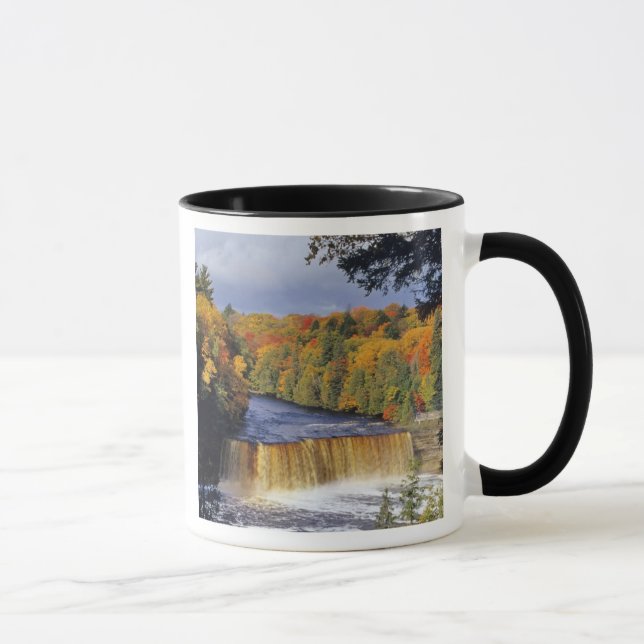Caneca Upper Tahquamenon Falls in UP Michigan no outono (Direita)