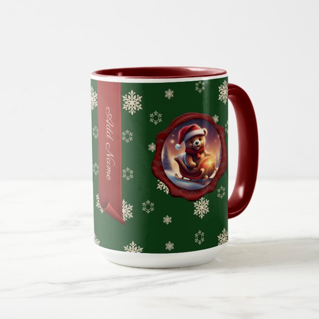 Caneca Ursinho de Natal - Leigh Personificado Banner Verd (Frente Esquerda)