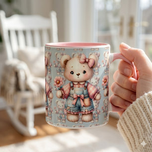 Caneca Urso de Pelúcia Pastel Segurando Flor Vestindo Mac