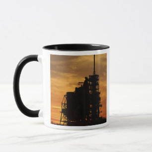 Caneca Vaivém espacial Atlantis na plataforma de