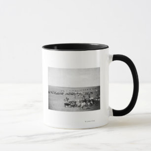 Caneca Vaqueiros com o gado na fotografia da escala