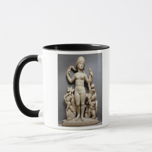 Caneca Venus com putti, um triton e um golfinho, romanos, (Esquerda)