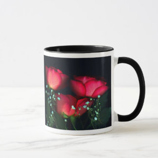 Caneca vermelha das rosas vermelhas