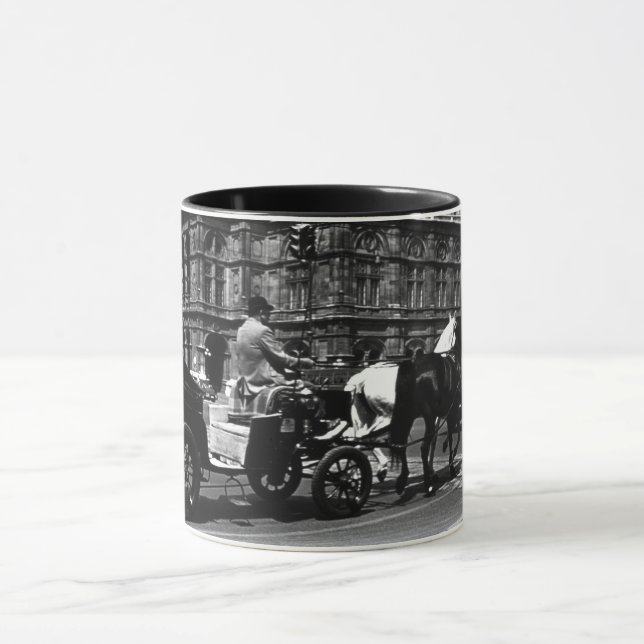 Caneca Vintage Áustria Viena Fiaker Staatsoper Opera Mug (Centro)