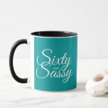 Caneca Viridian Green 60 e Sassy 60th Birthday<br><div class="desc">Celebre fazer 60 anos em estilo com este moderno design de 60 anos em um fundo verde azul, uma caneca de presente de 60 anos chic que você pode simplesmente personalizar. As palavras sessenta e sassy são definidas usando a escrita moderna. Se precisar de ajuda ou produtos correspondentes, entre em...</div>