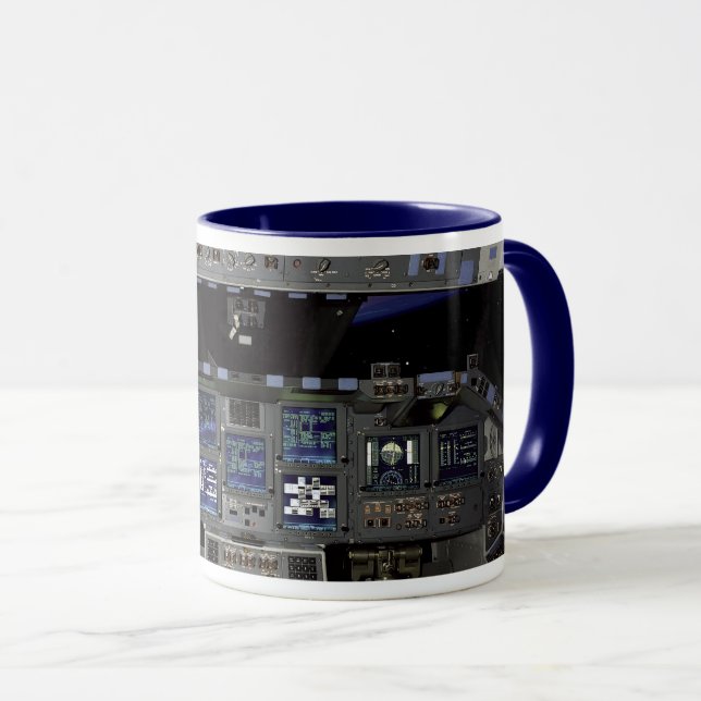 Caneca Visão da janela da cabine do ônibus espacial da NA (Frente Esquerda)