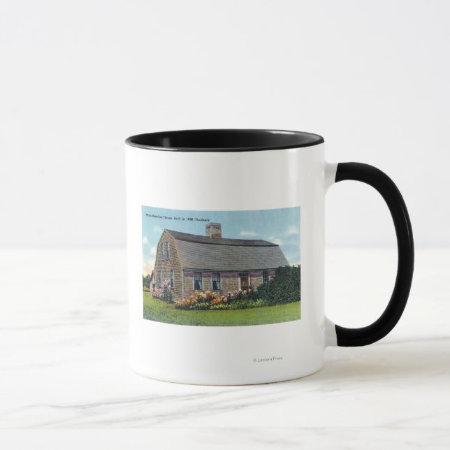 Caneca Visão Exterior de Myles Standish House (Direita)
