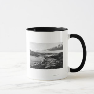 Caneca Vista aérea de Haines, no Alasca,