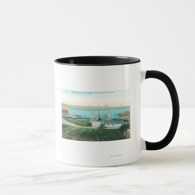 Caneca Vista aérea de Vallejo Waterfront e Mare Islan (Direita)