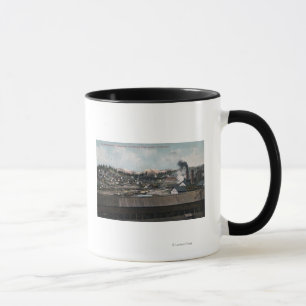 Caneca Vista aérea do poço de mineração e da cidade