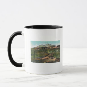 Caneca Vista aérea do vale e do Mt. Shasta