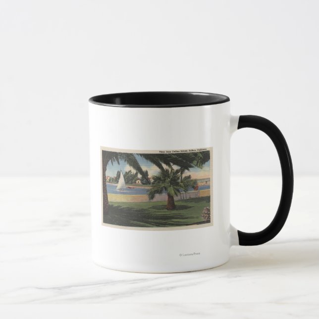 Caneca Vista da ilha Collins, veleiro na água (Direita)