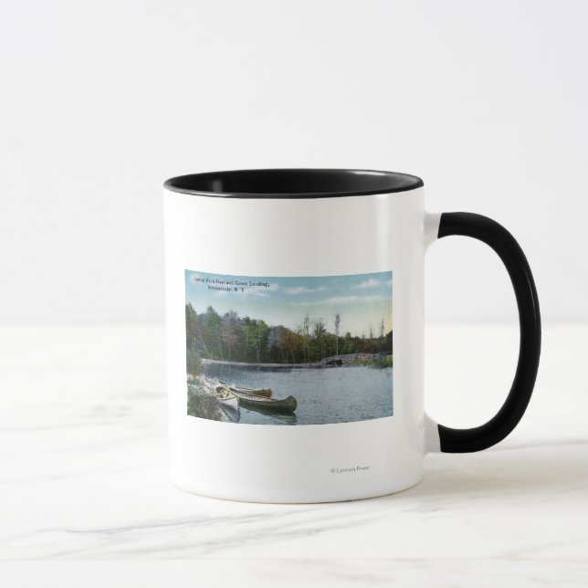 Caneca Vista de aterrissagem de embarcações e canoas no C (Direita)