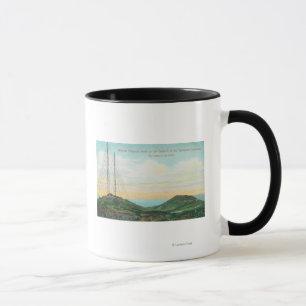 Caneca Vista de torres do telégrafo sem fio