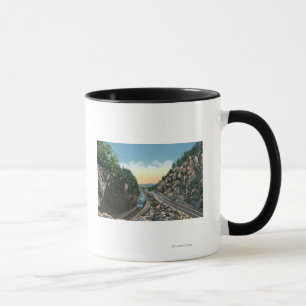 Caneca Vista de um trem ao lado da estrada