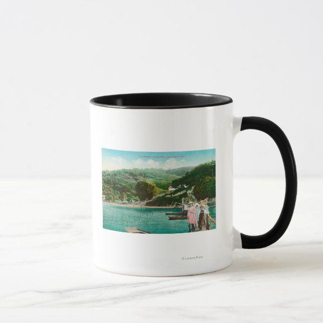 Caneca Vista de uma família no lago DockInverness, CA (Direita)