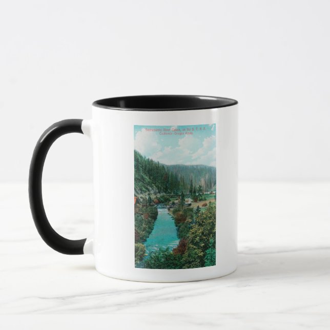 Caneca Vista do Canyon do Rio Sacramento na SP (Esquerda)