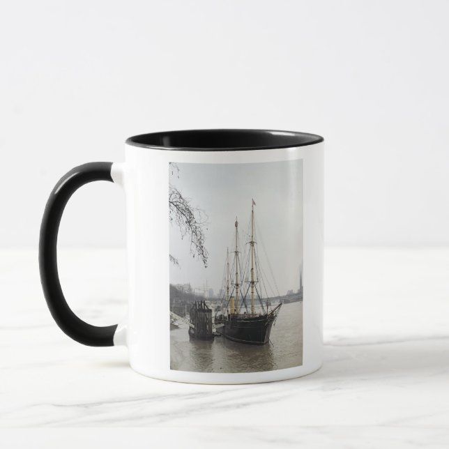 Caneca Vista do rio Tamisa com descoberta de RRS (Esquerda)
