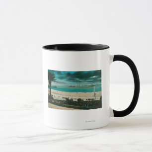 Caneca Vista dos navios de guerra americanos no Oceano Sa