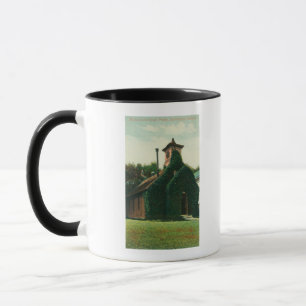 Caneca Vista exterior da Capela coberta pela Ivy,
