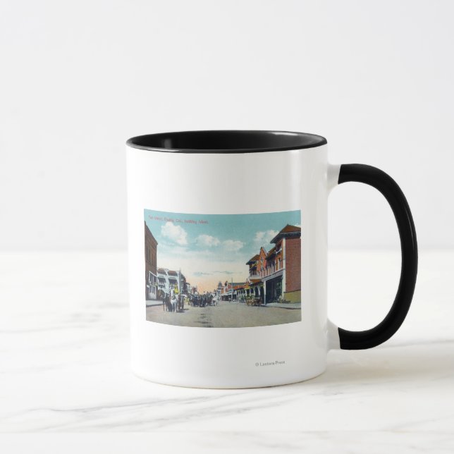 Caneca Vista Ocidental de Main StreetVisalia, CA (Direita)