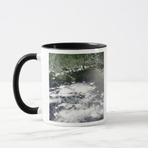 Caneca Vista por satélite das fugas de óleo 2