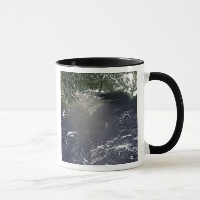 Caneca Vista por satélite das fugas de petróleo (Direita)