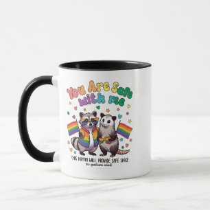 Caneca Você Está Seguro Comigo, Animal LGBT Raccoon