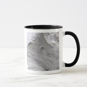 Caneca Vórtices em nuvem na Ilha Jan Mayen