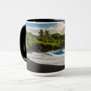 Caneca Waianapanapa Beach