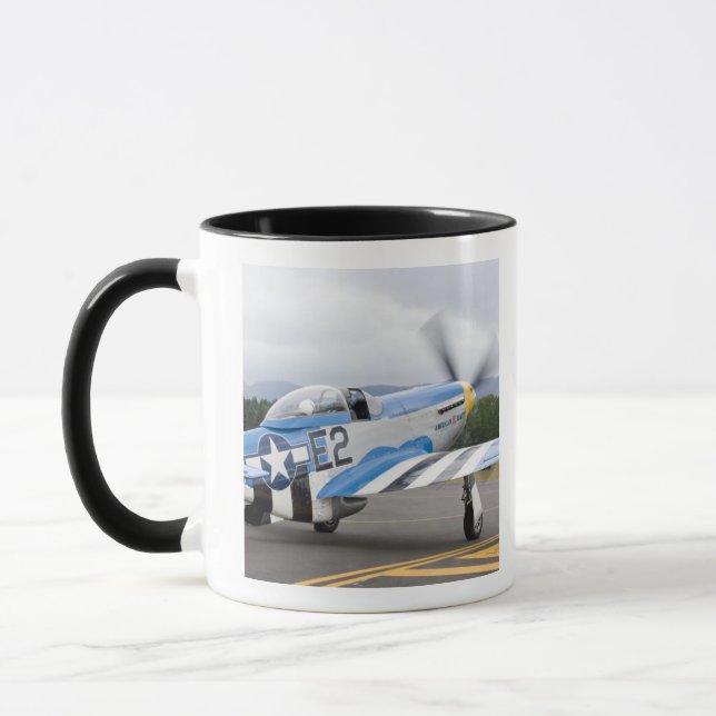 Caneca Washington, Olympia, show aéreo militar. (Esquerda)