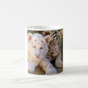 Canecas brancas do tigre do bebê