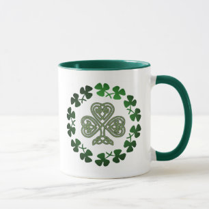 Canecas de café do trevo do dia de St Patrick &