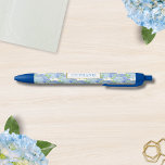 Caneta de Nome Personalizado Botânico da Hydrangea<br><div class="desc">Esta caneta personalizada apresenta um design floral de aquarela moderno com hífenes e folhagem. Personalize-o com o seu nome.</div>