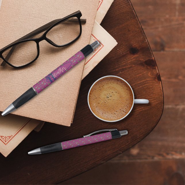 Caneta Personalizada Floral Elegante Inspirada por (Elegant Vintage Inspired Deep Pink Floral Personalised pen.)