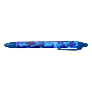 Caneta Preta Água-viva legal azul-elétrica no mar azul profundo