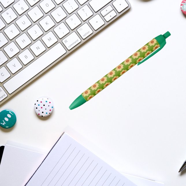 Caneta Preta Amarelo Dahlia sobre padrão floral verde (In Situ)