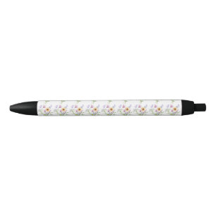 Caneta Preta Camiseta Elegância Floral – Flores Pastéis Suaves