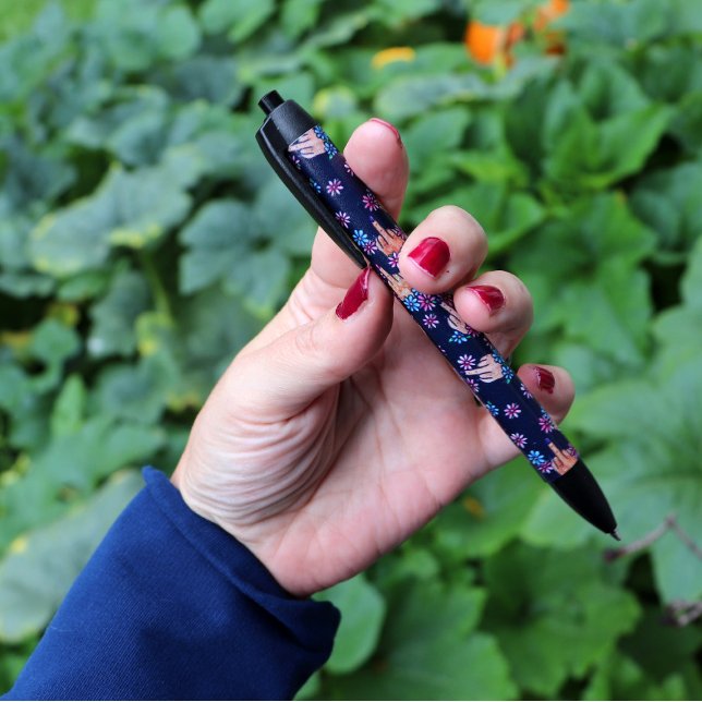 Caneta Preta Feminista do meio (Criador carregado)