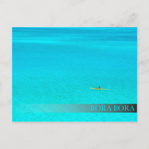 Canoa excêntrica no cartão postal do bar Bora Bo