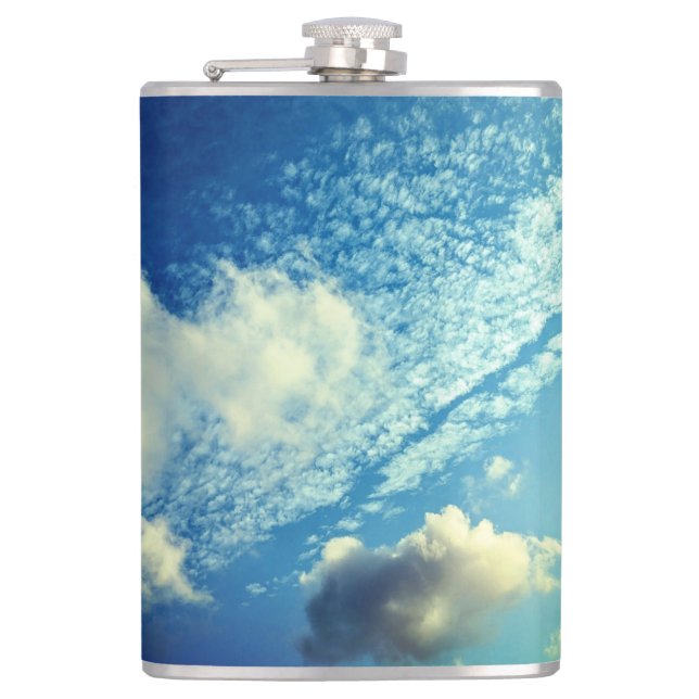 Cantil A sprinkling of clouds (Frente)