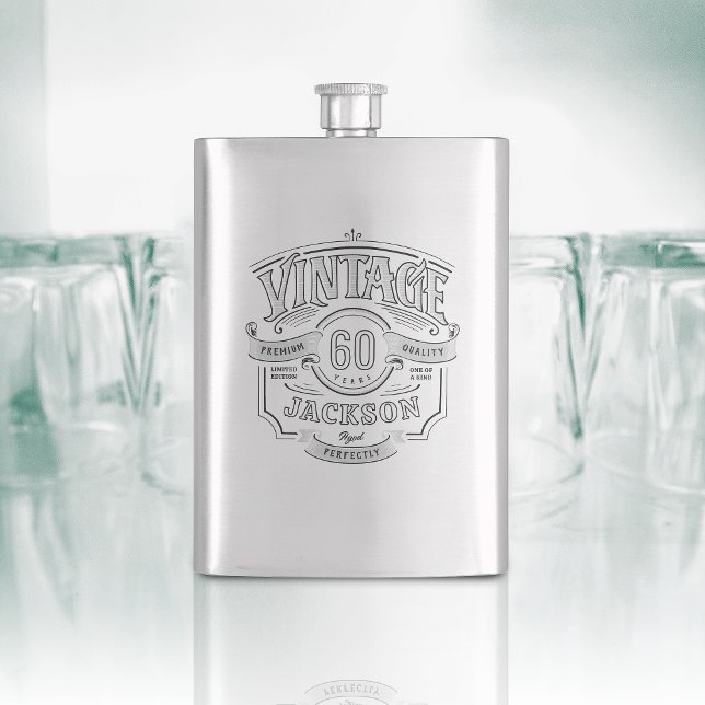 Cantil Aniversário Personalizado Envelhecido à Perfeição (Personalized Vintage Aged To Perfection Birthday Flask)