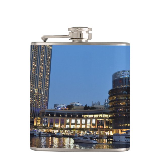 Cantil Arranha-céus de hora azul em Dubai Marina (Frente)