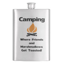 Camping engraçado dizendo com marshmallows e amigo